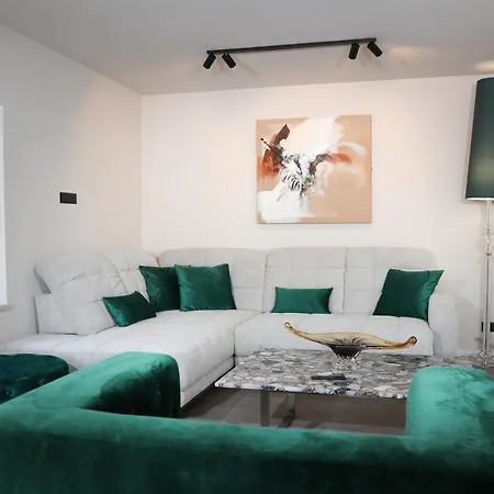 Villa Olive Garden Paradise With Heated Swimming Pool Rovigno