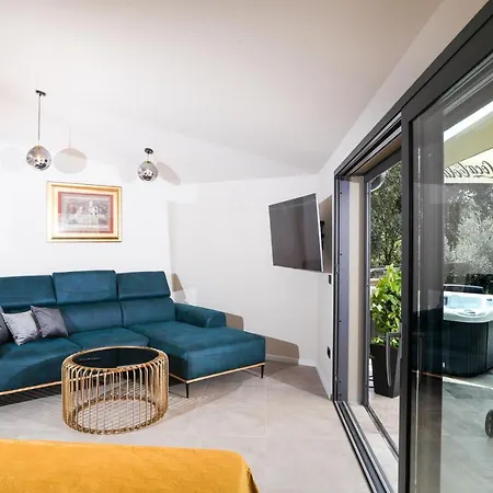 Вилла Olive Garden Paradise With Heated Swimming Pool *