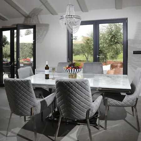 Olive Garden Paradise With Heated Swimming Pool Rovigno