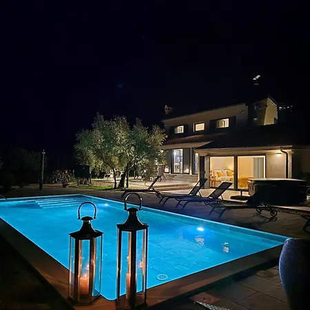 Villa Olive Garden Paradise With Heated Swimming Pool Rovigno