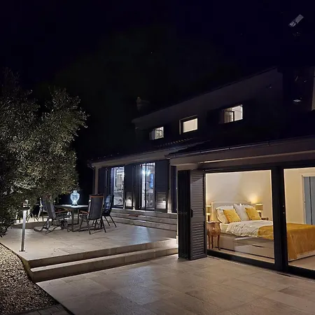 Olive Garden Paradise With Heated Swimming Pool