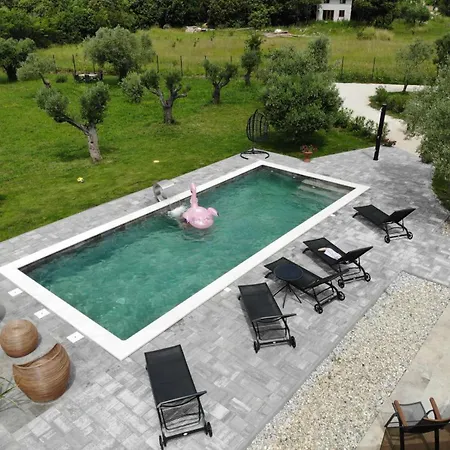 Olive Garden Paradise With Heated Swimming Pool *