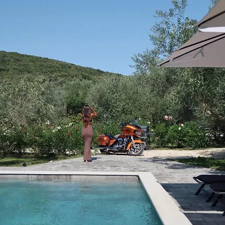 Olive Garden Paradise With Heated Swimming Pool *