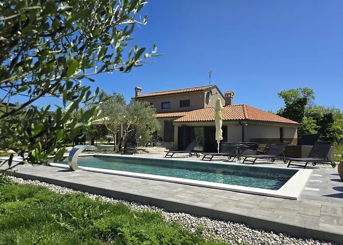 Olive Garden Paradise With Heated Swimming Pool Rovinj