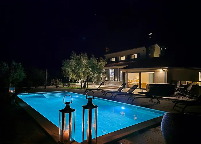 Villa Olive Garden Paradise With Heated Swimming Pool Rovinj