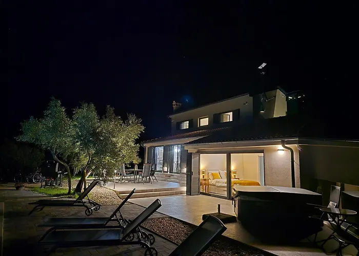 Olive Garden Paradise With Heated Swimming Pool Villa Rovinj