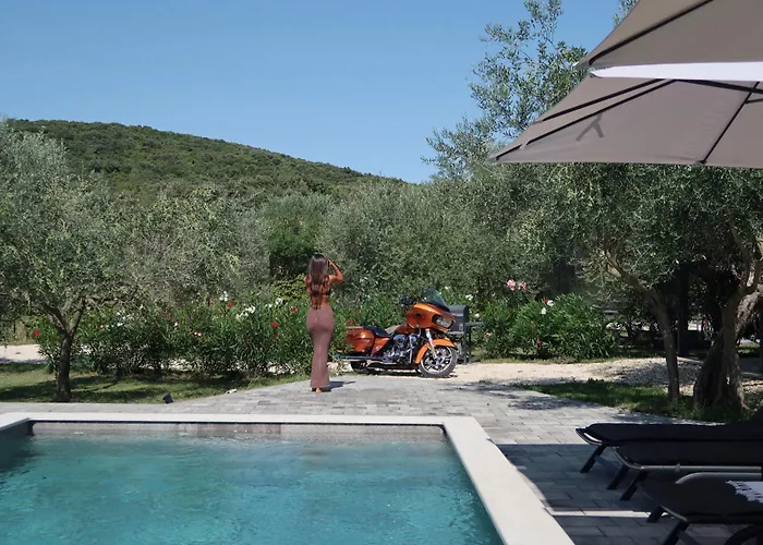 Olive Garden Paradise With Heated Swimming Pool *