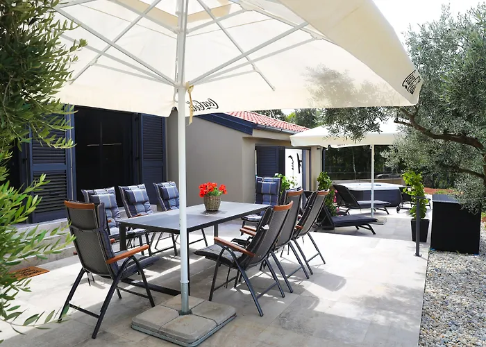 Villa Olive Garden Paradise With Heated Swimming Pool Rovinj